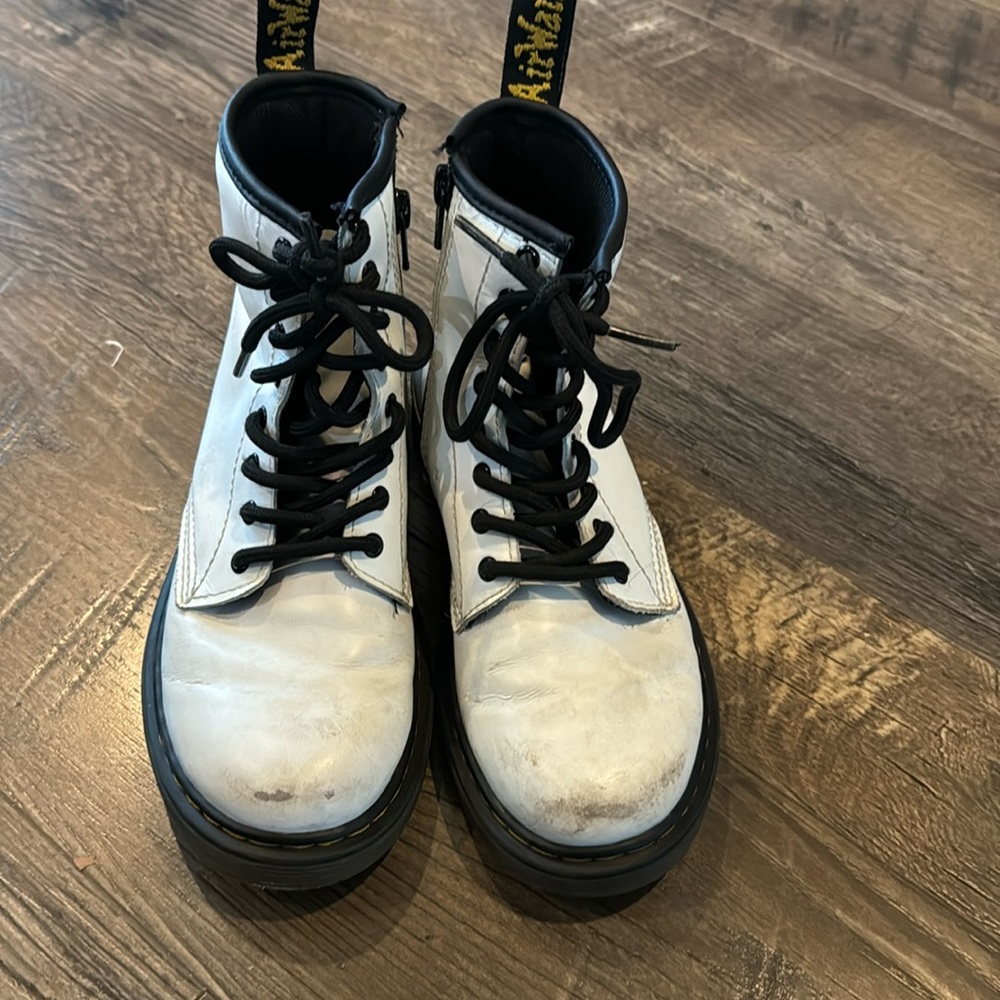 Super cute girls white Dr Martens size 2.
